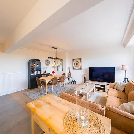 Apartment Modern Flat 2 Bedrooms With Open View , Cleaning Included *