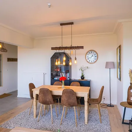 Modern Flat 2 Bedrooms With Open View , Cleaning Included